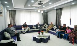Hakkâri'de Bayram Mesaisi: Vali Taşyapan Şehit Yakınları ve Gazileri Yalnız Bırakmadı
