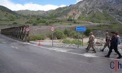 Hakkâri Valisi Taşyapan Heyelan Bölgesinde İncelemelerde Bulundu
