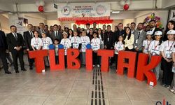Hakkâri’de TÜBİTAK 4006 Bilim Fuarı Yoğun İlgi Gördü