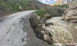 Hakkari’de Katremas Deresi Yolu Yine Çökertti: Mahallede Can Güvenliği Alarmı