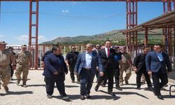 Taşyapan, Derecik Gümrük Kapısı’nda İncelemelerde Bulundu