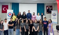 Hakkâri’de “Yapay Zekâ Çağında Meslek Seçimi” Söyleşisi Yoğun İlgi Gördü