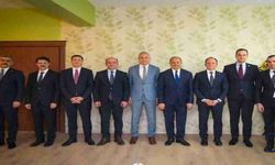 Hakkâri’de görev değişimi yaşayan mülki idare amirlerine veda programı