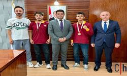 Hakkari’nin Gurur Günü! Türkiye Şampiyonu Olan Hakkarili Gençler Makamda Ağırlandı