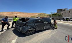Kontrolden Çıkan Otomobil Bariyerlere Çarptı, 1 Kişi Yaralandı