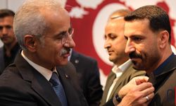 Yeniden Refah Partisin’den AK Parti’ye Katılım: 4 İsme Rozet Takıldı