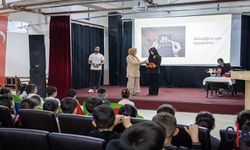Hakkari Üniversitesi’nde aile içi iletişim ve annenin rolü konuşuldu