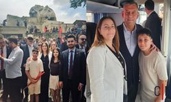 Hakkari’den Ürgüp’e Değişim Rüzgarı: Başkan Çakırbeyli, Özgür Özel ile Miting Meydanındaydı!