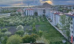 Terzioğlu’nda Göl ve Kale Manzaralı Lüks Daire Satışa Çıktı