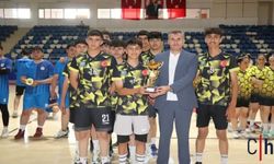 Hakkari'de Hentbol Teşvik Müsabakaları Ödül Töreniyle Son Buldu