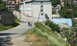 Yeni Mahalle’de Tehlike Saçan Yol İçin Mahalleli Önlem İstiyor