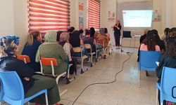 Yüksekova'da ADEM Kursiyerlerine Evlilik ve Aile Bütçesi Eğitimi Verildi