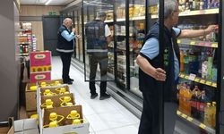 Hakkâri'de Marketlere Sıkı Zabıta Denetimi: Son Kullanma Tarihleri Tek Tek Kontrol Edildi