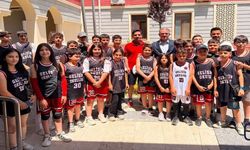 Başkan Kaya: Başarılı Basketbolcuları Ödüllendirdi