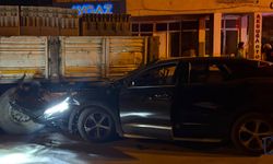 Hakkari’de Feci Kaza: Otomobil Park Halindeki TIR’ın Altına Girdi, 4 Yaralı