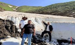 Berivanlar için karla kaplı yayla yolları açılıyor