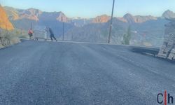 Hakkari’de 15 Mahallede Asfalt Mesaisi Sürüyor