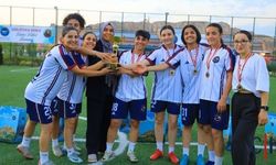 Gülistan Doku Kadınlar Futbol Turnuvası'nın Şampiyonu Hêza Jinê Oldu