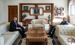 Vali İbrahim Taşyapan'dan Yüksekova Kaymakamı Volkan Hülür'e Hayırlı Olsun Ziyareti