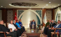 AK Parti Kadın Kolları Başkanı Tuğba Işık Ercan'dan Hakkâri Valisi İbrahim Taşyapan'a Ziyaret