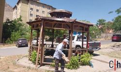 Hakkâri Belediyesi Tekser Konutları Parkında Bakım ve Onarım Çalışması Yaptı