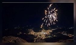 Sümbül Dağı’nın Zirvesinde Renkli Gece: Havai Fişek Gösterisi Kentten İzledi