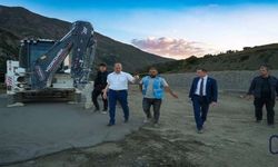 Vali Taşyapan: Zap üzerinde başlatılan 178 metrelik köprü çalışmalarını denetledi