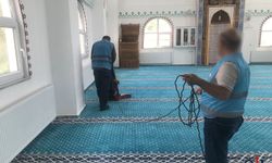 Hakkâri’de denetimli serbestlik yükümlülerinden cami ve okullarda temizlik çalışması