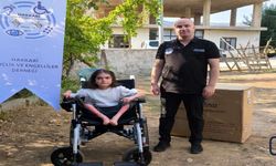 Derecik’te kelebek hastası Çiçek’e akülü araç desteği
