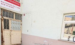Hakkâri’de Cami Penceresindeki Boş Bira Şişesi Tepki Çekti