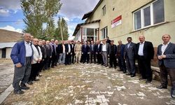 Yüksekova Kaymakamı Hülür sorunları yerinde dinliyor