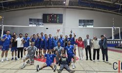 Hakkâri’de voleybol heyecanı: Ev sahibi 3-2 kazandı
