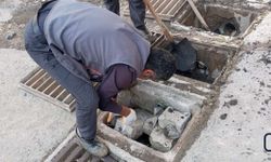 Hakkari’de mazgallar yağışlara karşı temizleniyor