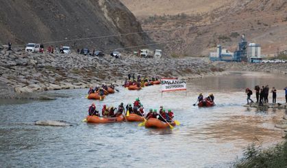 Bakan Kasapoğlu rafting yarışlarının startını verdi