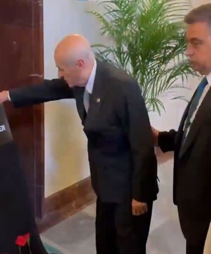 MHP Lideri Bahçeli, Sırrı Süreyya Önder İçin TBMM’de Taziye Ziyaretinde Bulundu