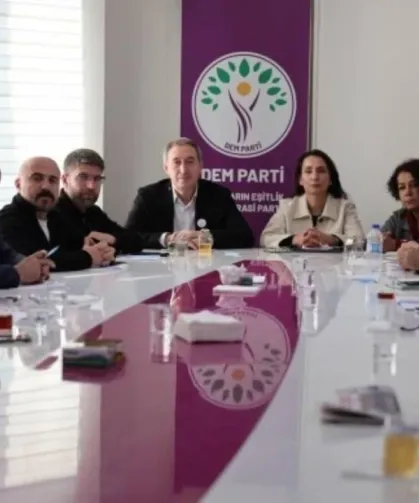 DEM Parti Eş Genel Başkanları, bileşenler ve HDK ile buluştu