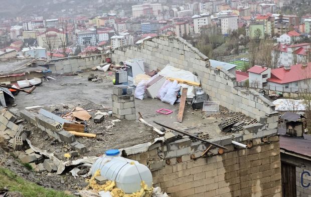 Hakkari'de fırtınanın bilançosu ağır oldu