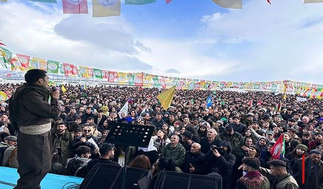 Yüksekova'da Binler Newroz Etkinliği İle Coştu