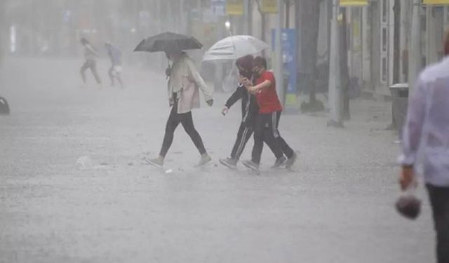 İstanbul ve Ankara'da Bazı İllerde Sağanak Yağış Bekleniyor