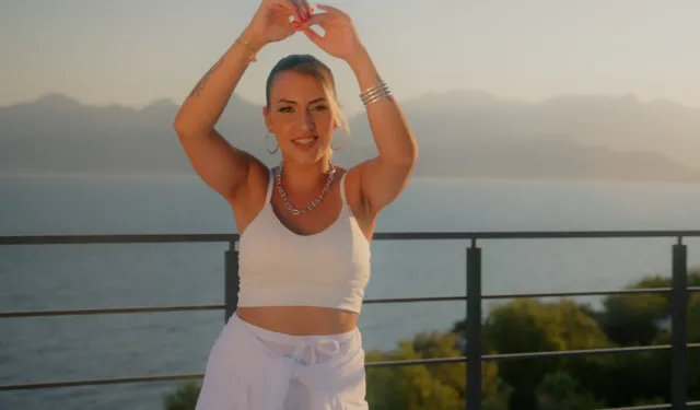 Güzel Şarkıcı Aslı Demir: "Yeni Şarkım umarım herkesin müzik listelerine girer"