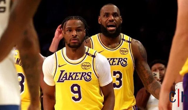 NBA’de LeBron James ve oğlu Bronny James tarihe geçti