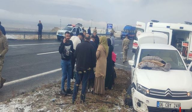 Zincirleme Trafik Kazası: 4 Kişi Yaralandı, Tedavi Altına Alındı