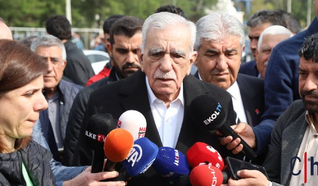 Ahmet Türk'ten Devlet Bahçeli'ye Sert Yanıt: "Bir Elde Sopa, Diğer Elde Diyalog Olmaz"