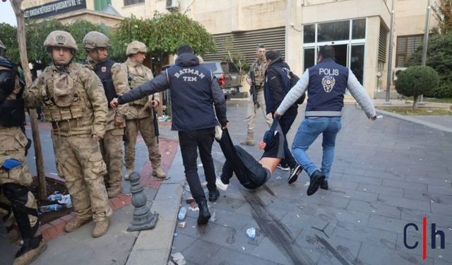 Polise Saldırı İddiasıyla 5 Kişi Tutuklandı, Protestolar Sürüyor