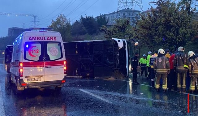 Sağanak Yağmur Nedeniyle Otobüs Devrildi: 2 Ölü, 15 Yaralı