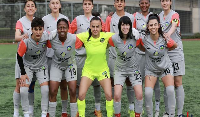 Yüksekova Spor, Kocaeli Bayan Futbol Takımını 8-0 Yenerek Farklı Galibiyet Aldı