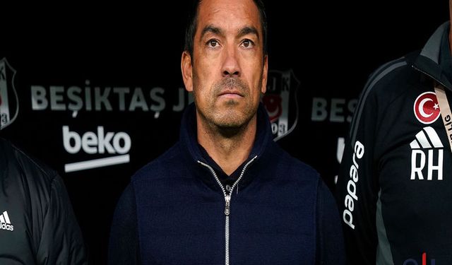 Beşiktaş'ta Giovanni van Bronckhorst ile yollar ayrıldı