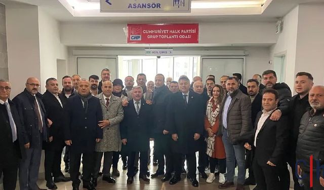 Esenyurt Belediyesi'nde CHP'li Meclis Üyeleri 16. Gününde Belediye Binaya Girdi