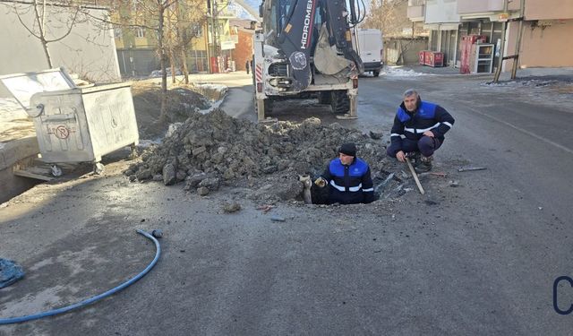 Hakkari Belediyesi, Su Arızalarını Çözerek Su Kalitesini Arttırdı