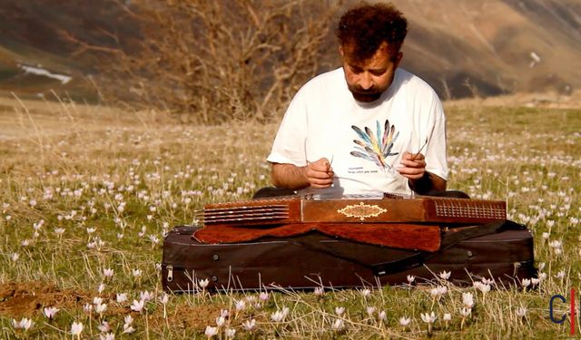 Hakkari'de Doğanın Uyanışı: Santurla Bahar Ezgileri